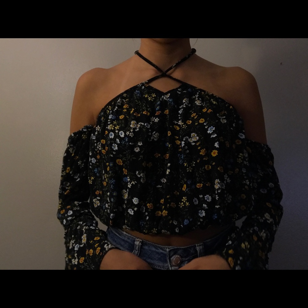 BLACK FLORAL SHIRT size s